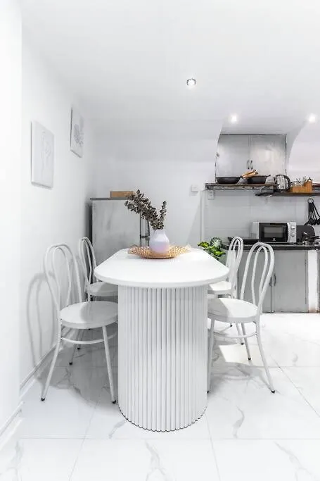 Beautiful Loft At Ben Thanh District Ho Chi Minh City 0*,  Vietnam
